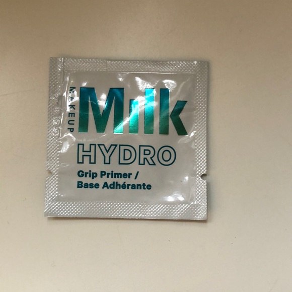 FREE milk makeup primer - Picture 1 of 2